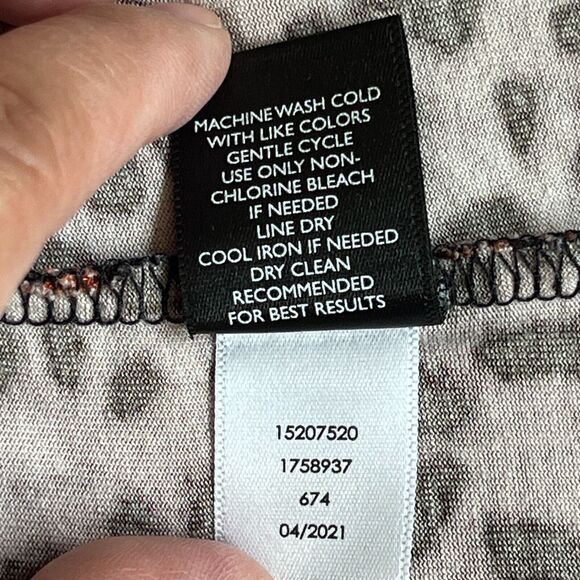 Torrid Super Soft Knit Blouse Women Size 1X Orange Animal Print Shoulder Lace - Picture 8 of 11